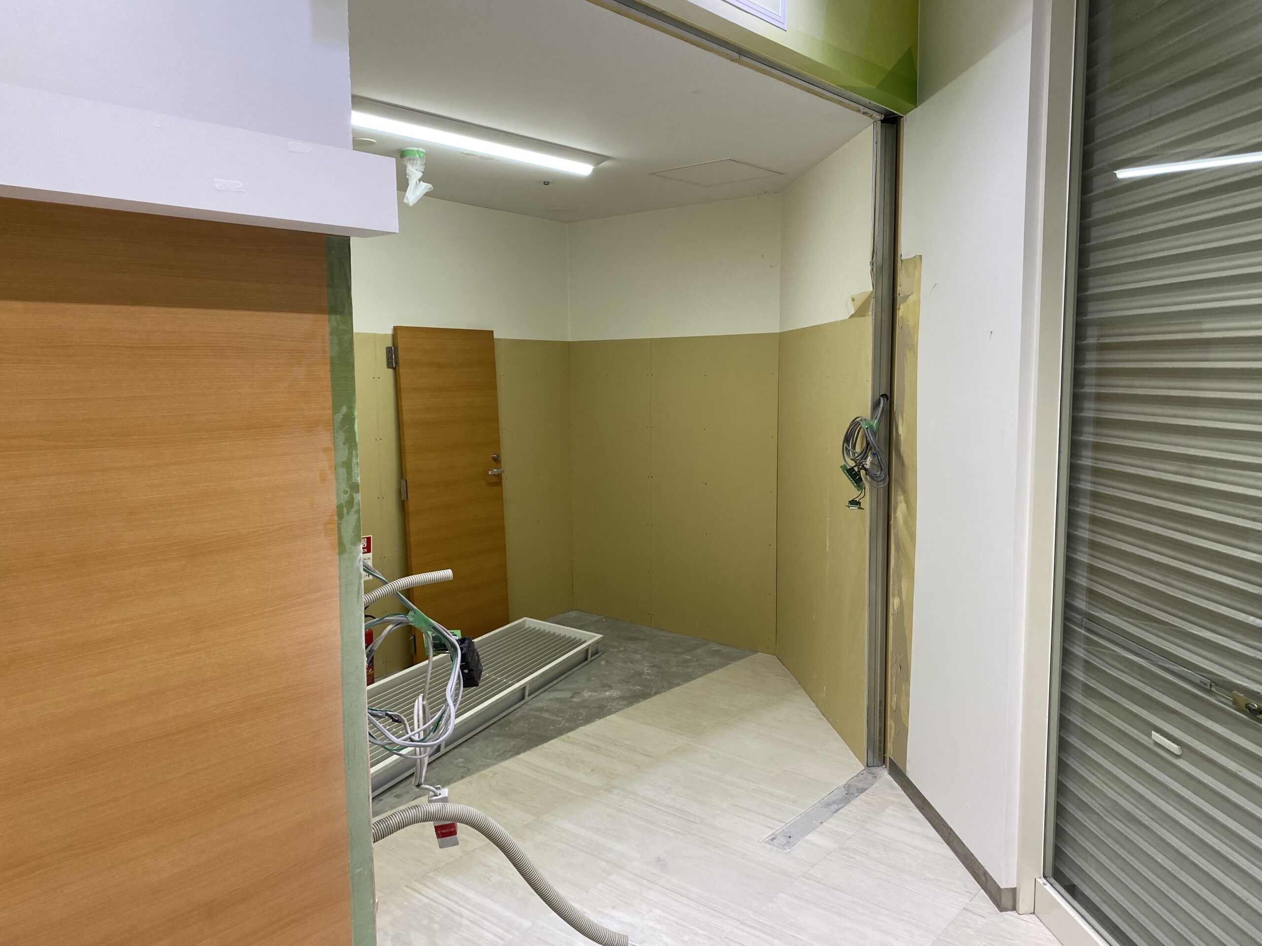 店舗一部解体工事