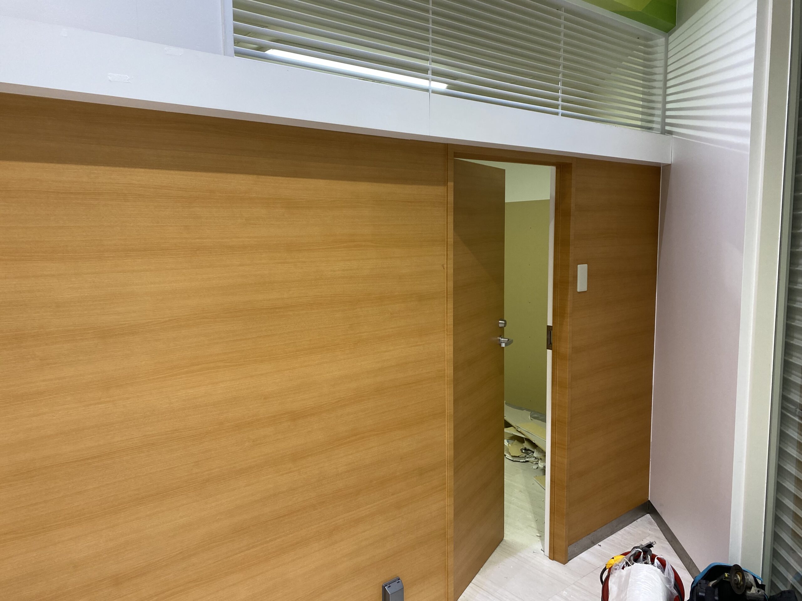 店舗一部解体工事
